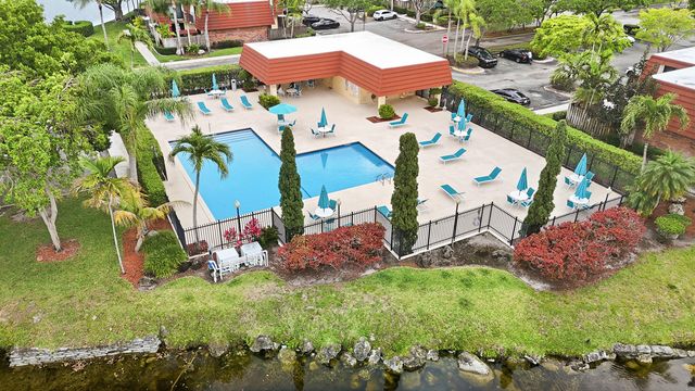 9972 NW 6th Court, Plantation, FL 33324