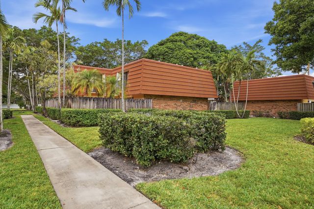 9972 NW 6th Court, Plantation, FL 33324