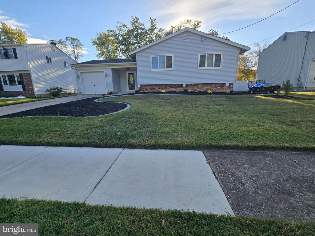 130 HURFFVILLE, Blackwood, NJ 08012