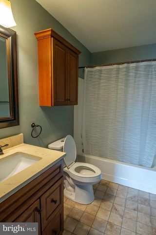 111 CANBERRA CT, Reading, PA 19608