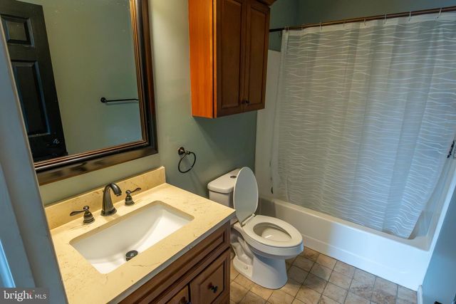 111 CANBERRA CT, Reading, PA 19608