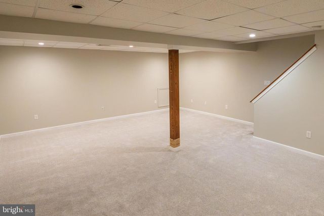 111 CANBERRA CT, Reading, PA 19608