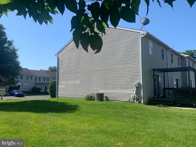 111 CANBERRA CT, Reading, PA 19608