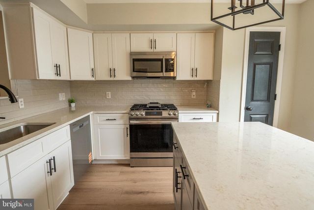 111 CANBERRA CT, Reading, PA 19608