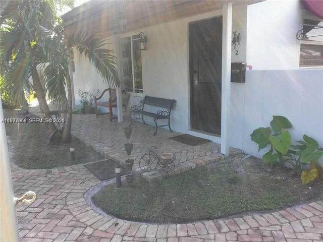 2512 Island Dr, Miramar, FL 33023