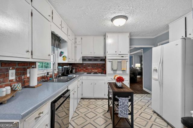 2868 Hickory Lane, Snellville, GA 30078