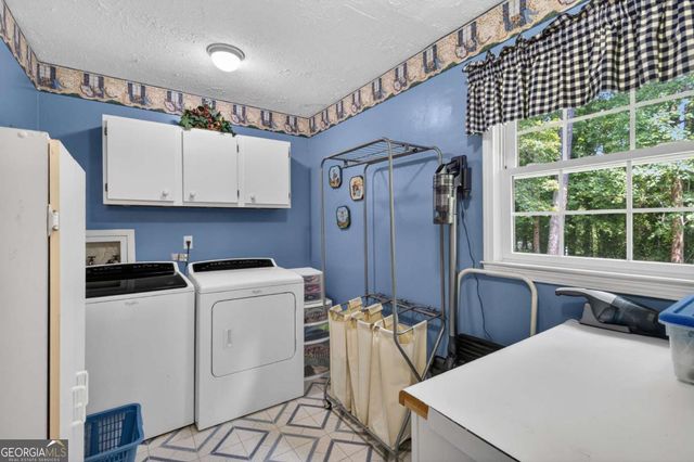 2868 Hickory Lane, Snellville, GA 30078