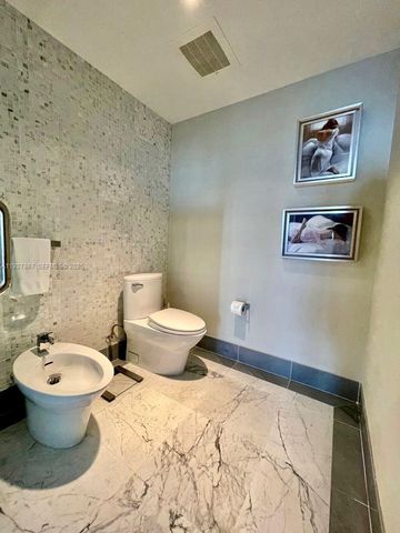 200 BISCAYNE BLVD WAY 4310, Miami, FL 33131