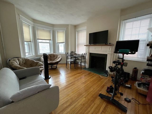 5 Spofford St 11, Boston, MA 02134