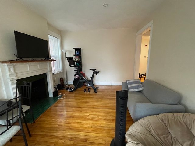 5 Spofford St 11, Boston, MA 02134