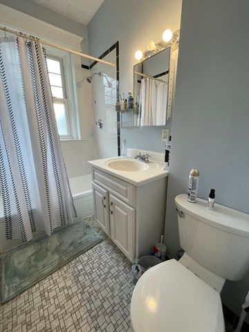 5 Spofford St 11, Boston, MA 02134
