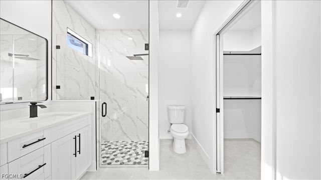 1941 NE 15th ST, Cape Coral, FL 33909