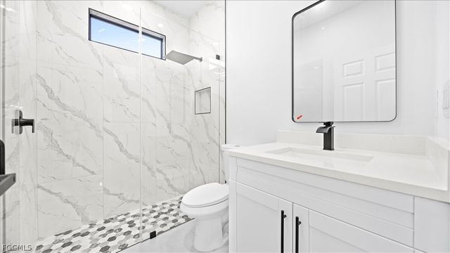 1941 NE 15th ST, Cape Coral, FL 33909