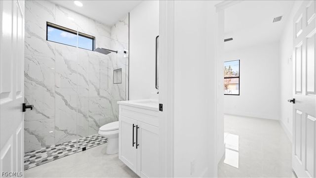 1941 NE 15th ST, Cape Coral, FL 33909