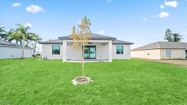 1941 NE 15th ST, Cape Coral, FL 33909