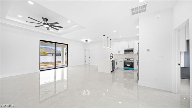 1941 NE 15th ST, Cape Coral, FL 33909