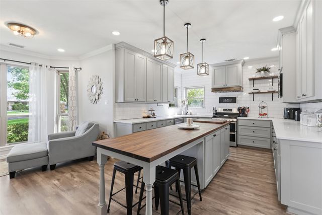 7621 Woodside Hill, Fort Worth, TX 76179