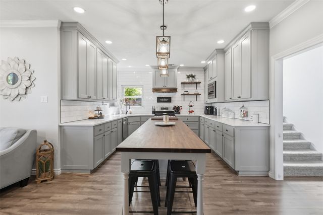 7621 Woodside Hill, Fort Worth, TX 76179