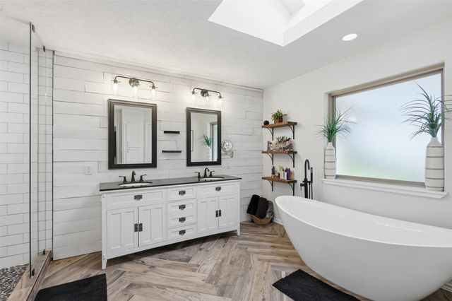 7621 Woodside Hill, Fort Worth, TX 76179