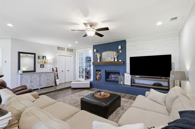 7621 Woodside Hill, Fort Worth, TX 76179