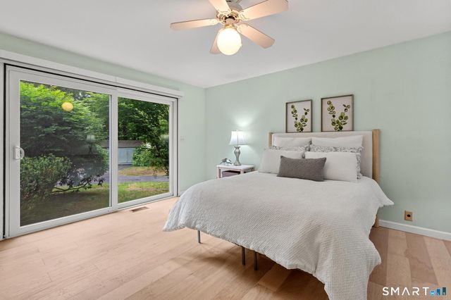 12 Linda Lane, Simsbury, CT 06070