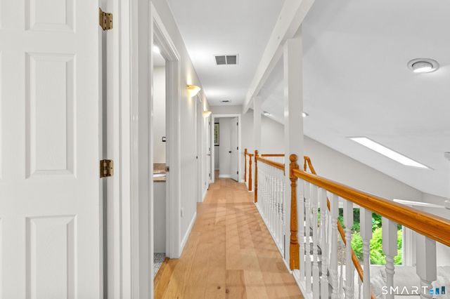 12 Linda Lane, Simsbury, CT 06070