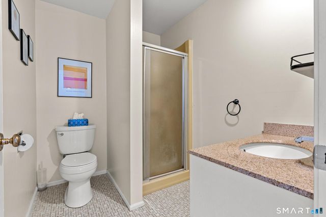 12 Linda Lane, Simsbury, CT 06070
