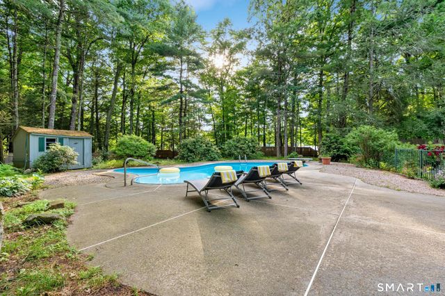 12 Linda Lane, Simsbury, CT 06070