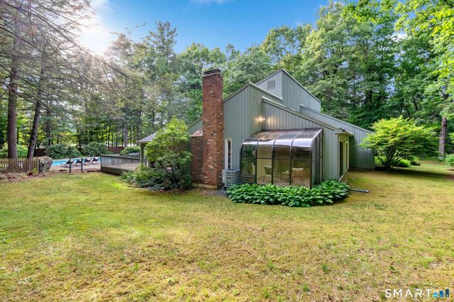 12 Linda Lane, Simsbury, CT 06070