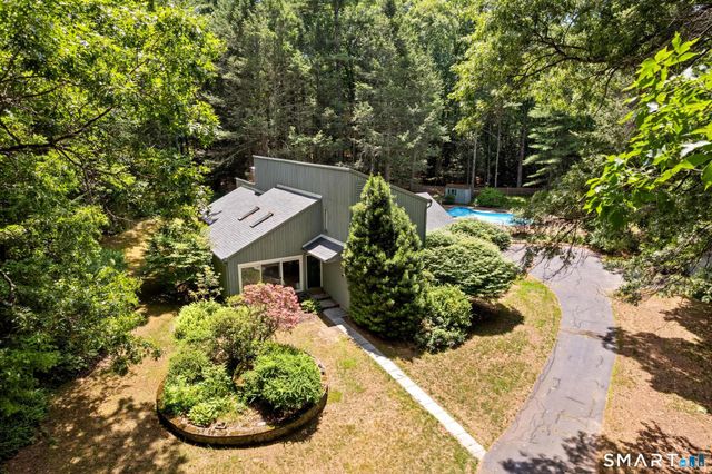 12 Linda Lane, Simsbury, CT 06070