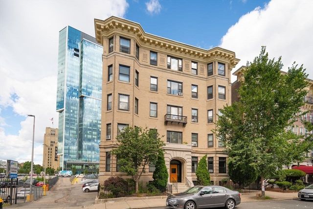 137 Peterborough 16, Boston, MA 02215