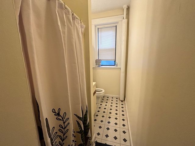 137 Peterborough 16, Boston, MA 02215