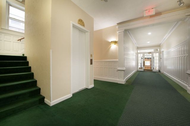 137 Peterborough 16, Boston, MA 02215