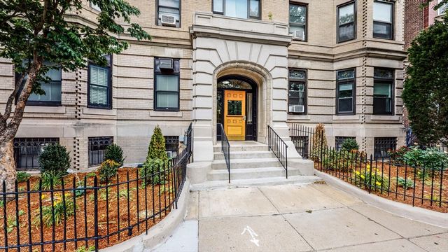 137 Peterborough 16, Boston, MA 02215