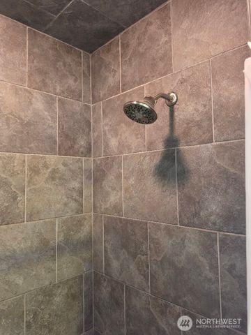 7652 E Green Lake Drive N, Seattle, WA 98103
