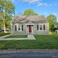 302 S Chamberlin Street, Lebanon, IL 62254