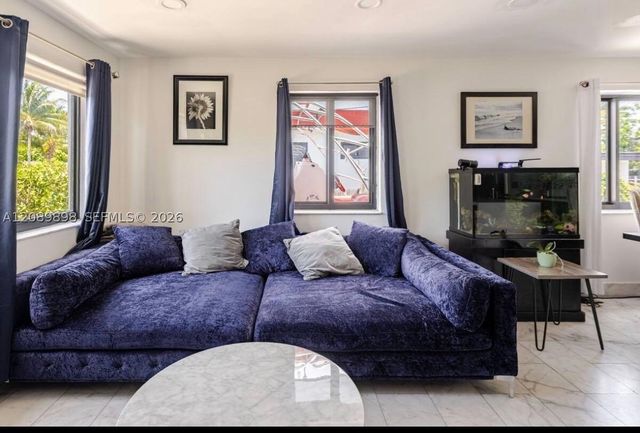 961 NE 155th Ter, North Miami Beach, FL 33162