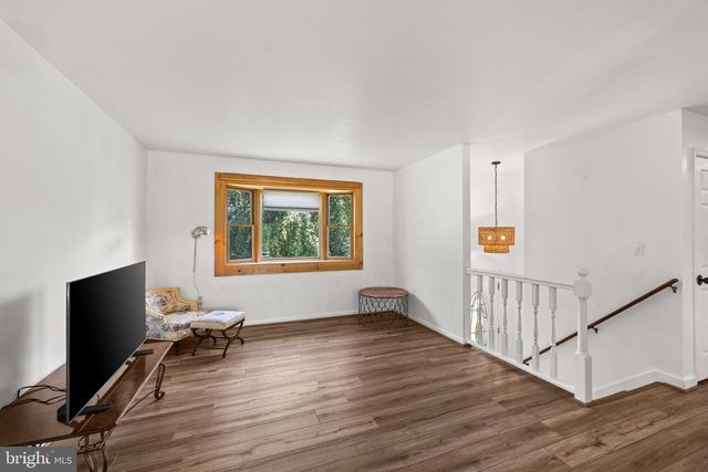 228 WOODS DRIVE, Mechanicsburg, PA 17050
