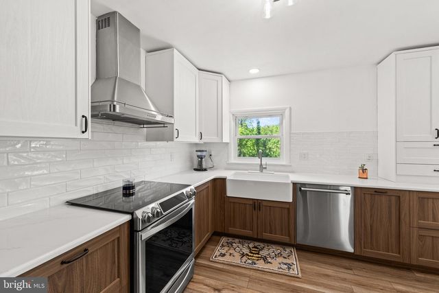 228 WOODS DRIVE, Mechanicsburg, PA 17050