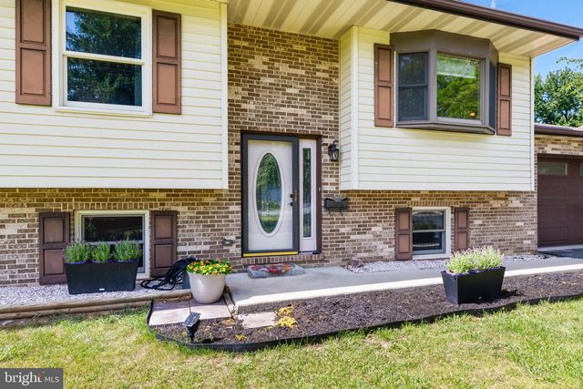 228 WOODS DRIVE, Mechanicsburg, PA 17050