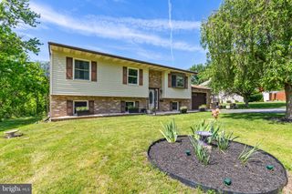 228 WOODS DRIVE, Mechanicsburg, PA 17050