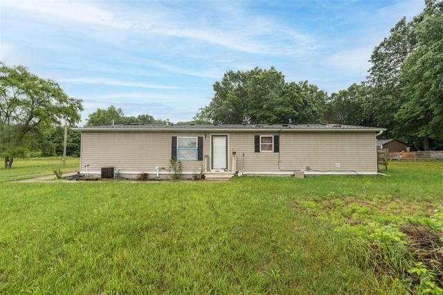 430 N Blue Creek Road, Benton Harbor, MI 49022