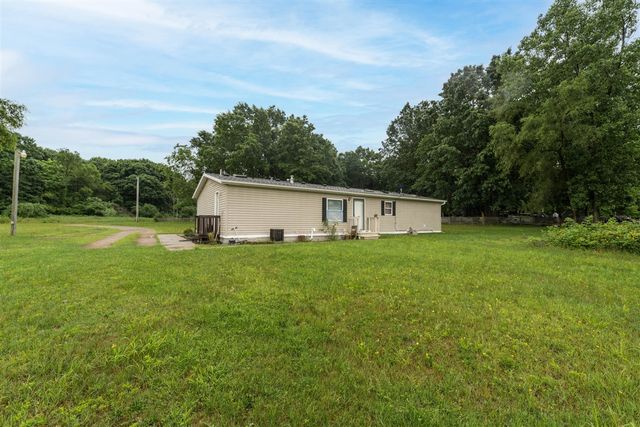 430 N Blue Creek Road, Benton Harbor, MI 49022