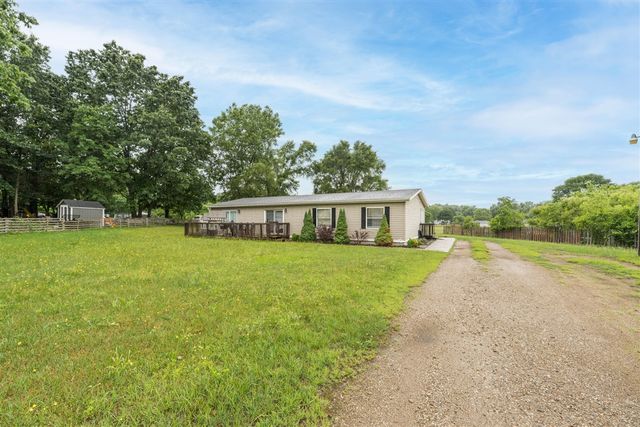 430 N Blue Creek Road, Benton Harbor, MI 49022