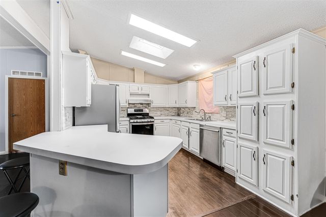 430 N Blue Creek Road, Benton Harbor, MI 49022