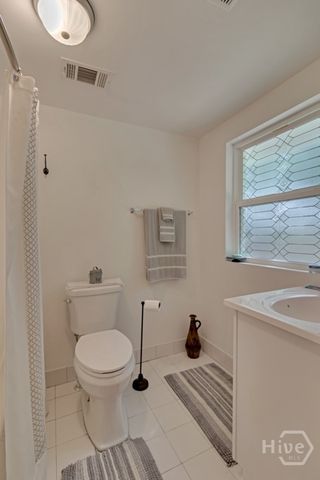 236 W Magnolia Avenue, Savannah, GA 31419