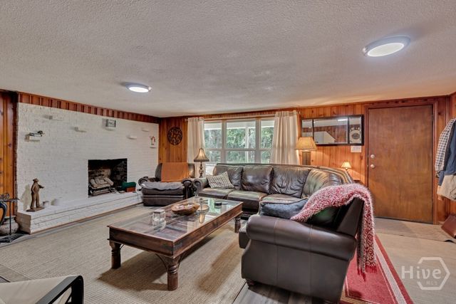 236 W Magnolia Avenue, Savannah, GA 31419