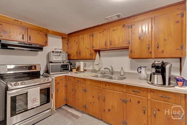 236 W Magnolia Avenue, Savannah, GA 31419