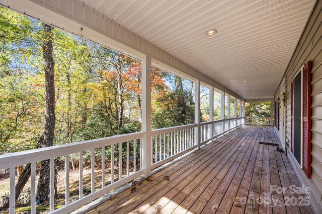 26 Ginsing Point, Pisgah Forest, NC 28768