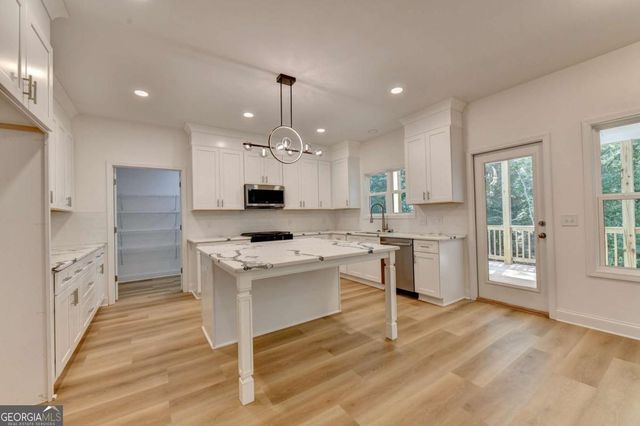 9135 Fox Trail Lane, Gainesville, GA 30506